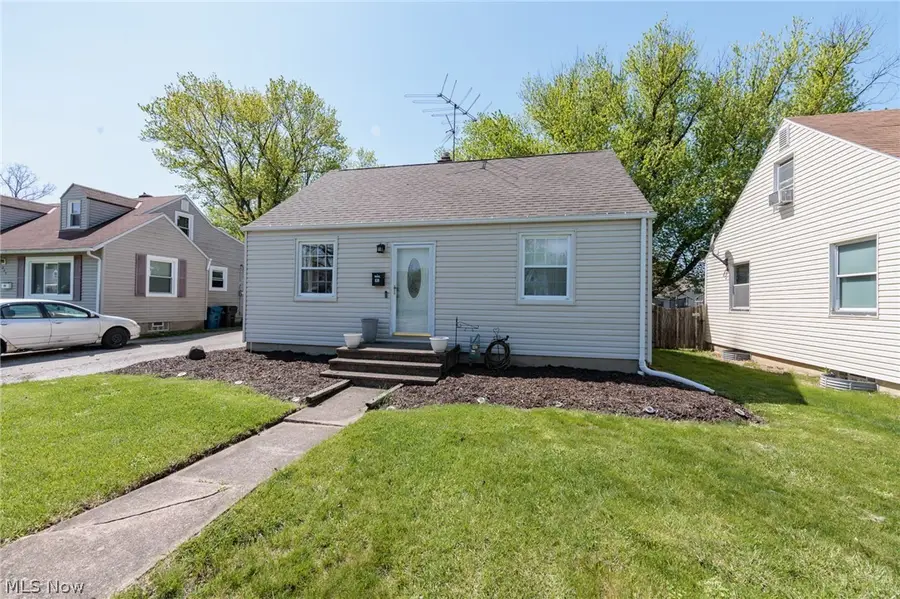 838 Warwick Drive, Sheffield Lake, OH 44054 - #2