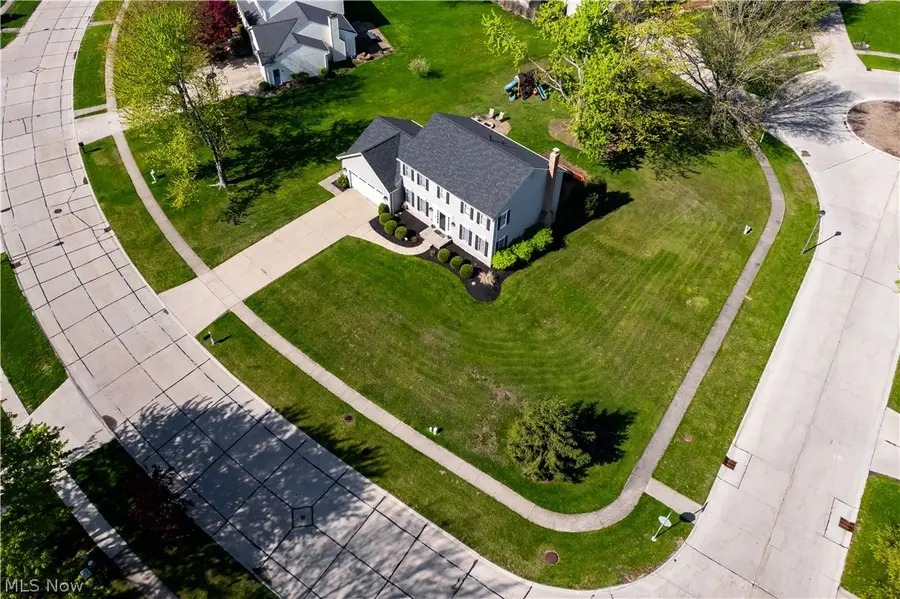 718 Wedgewood Drive, Avon Lake, OH 44012 - #2