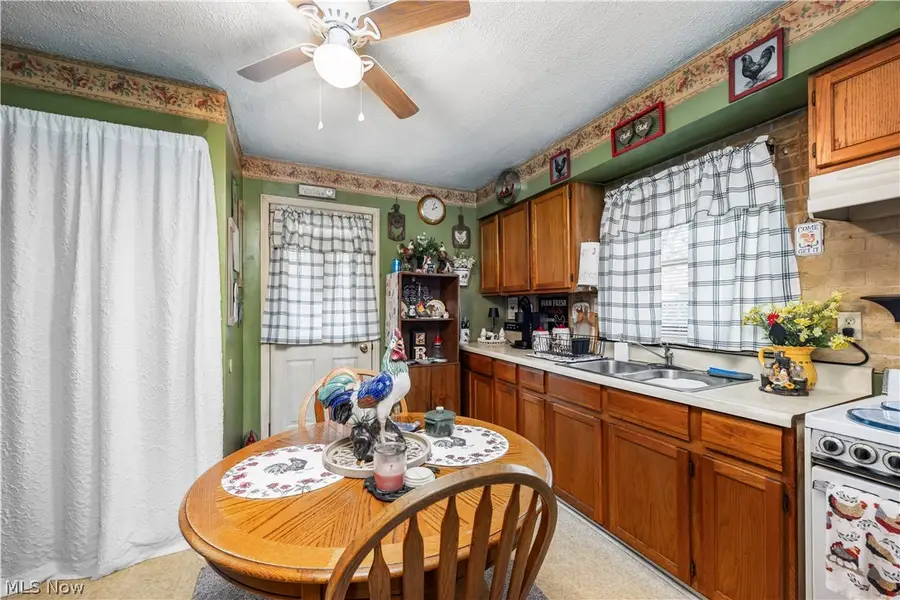 815 Edison Lane, Port Clinton, OH 43452 - #2