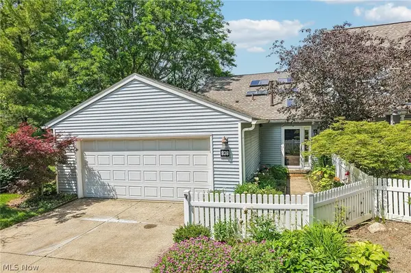 838 Lynnhaven Lane, Akron, OH 44313