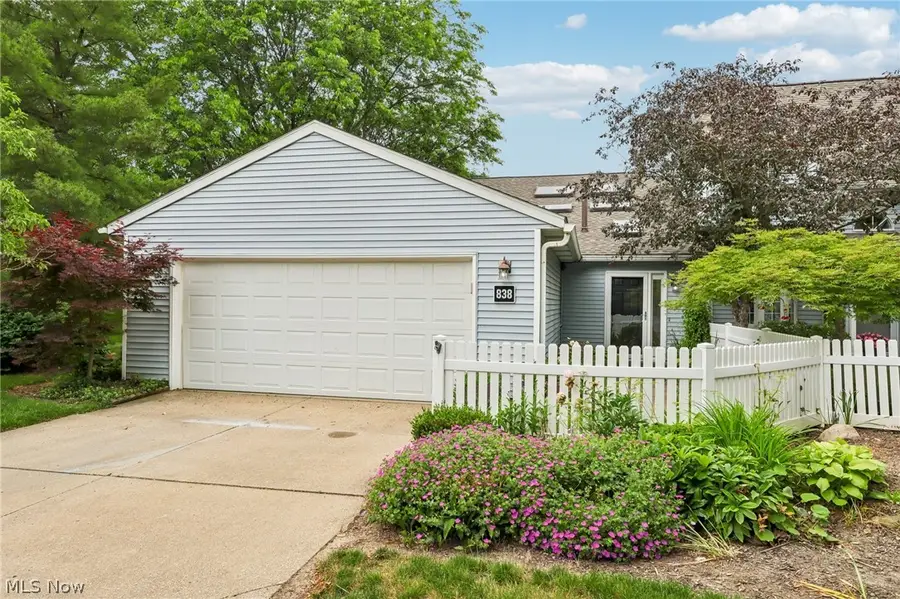 838 Lynnhaven Lane, Akron, OH 44313 - #2