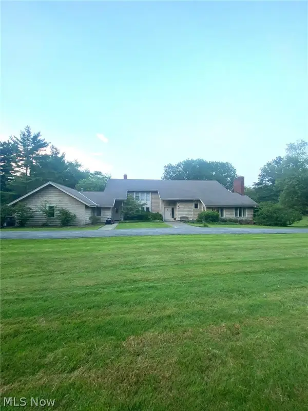 2021 Lyndway Road, Cleveland, OH 44121