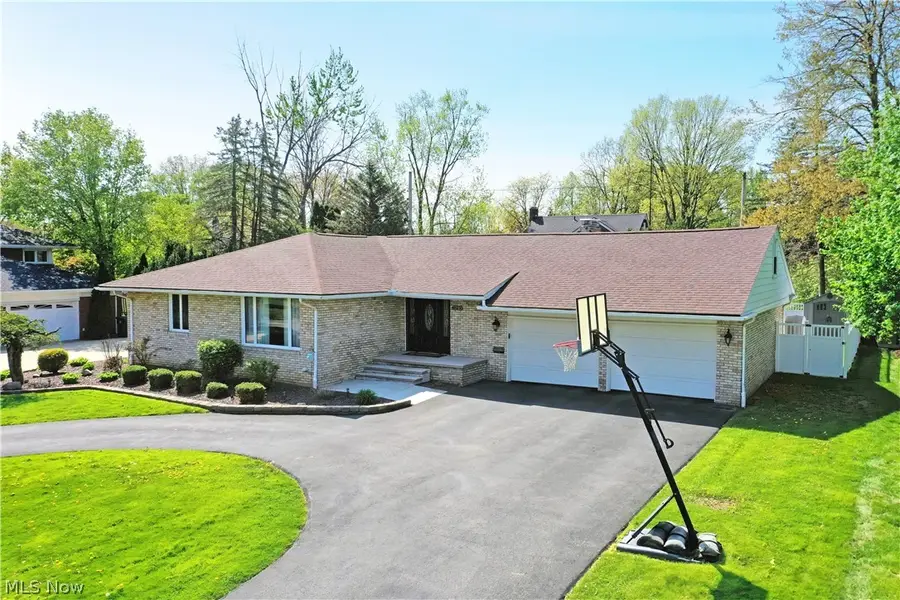 3210 Halsey Ne Drive, Warren, OH 44483 - #3