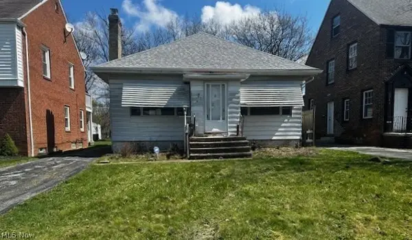 2239 Barrington Road, University Heights, OH 44118