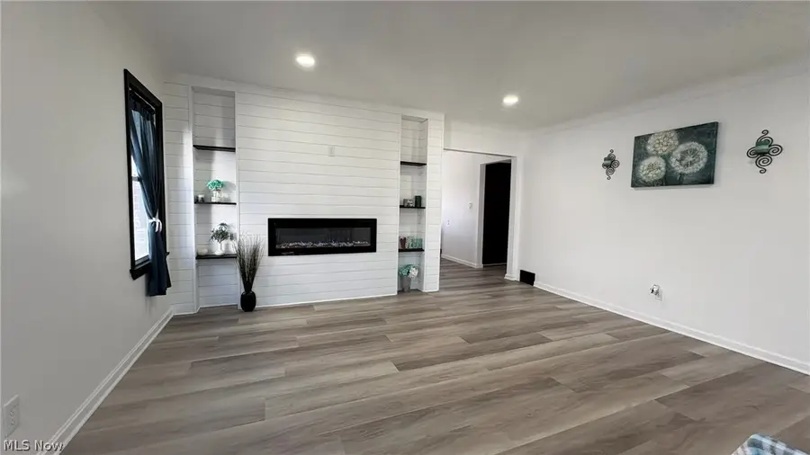 3321 Ralph Avenue, Cleveland, OH 44109 - #3