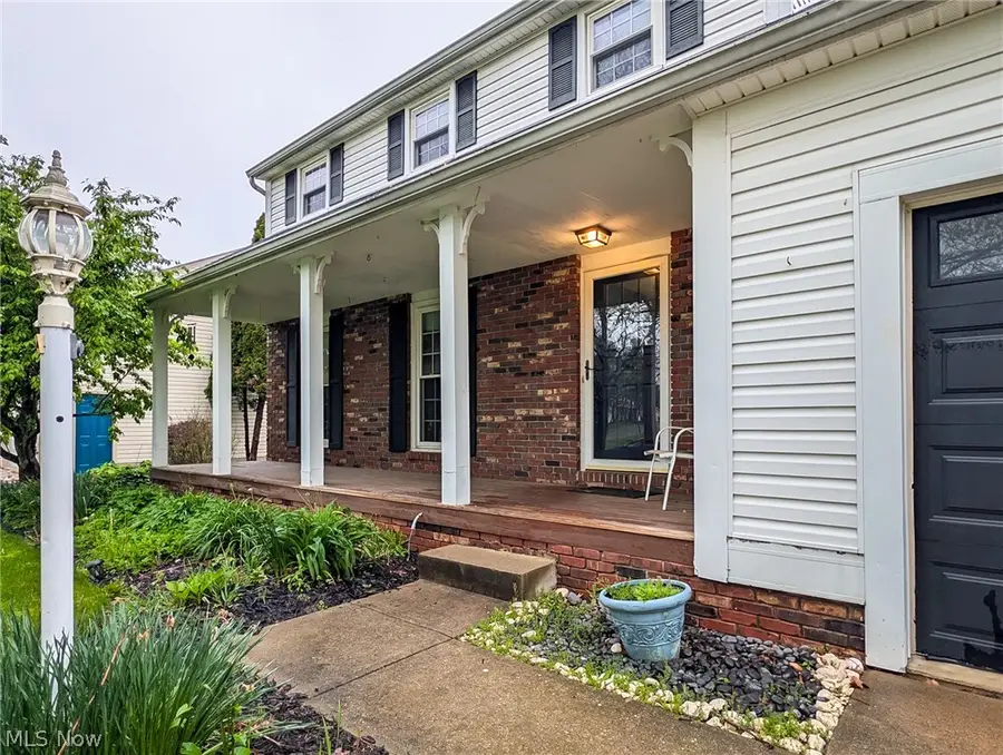 3659 Farnham Nw Street, North Canton, OH 44720 - #2