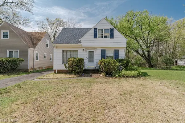 1004 Woodview Road, Cleveland Heights, OH 44121