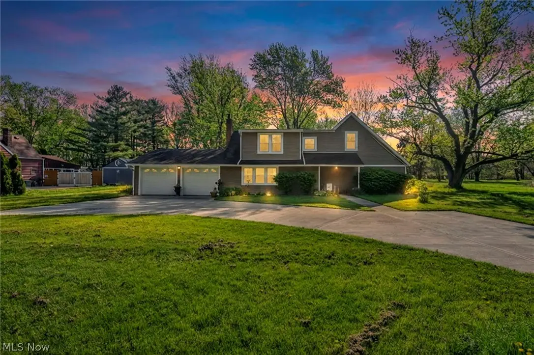 8689 Stearns Road, Olmsted, OH 44138 - #1