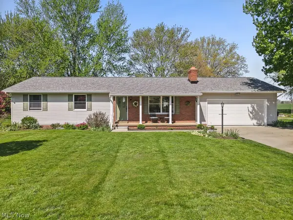 14281 Wade Ne Drive, Hartville, OH 44632