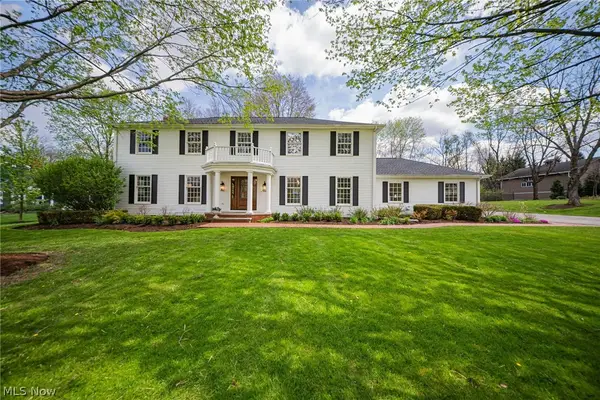 35 Greentree Road, Moreland Hills, OH 44022