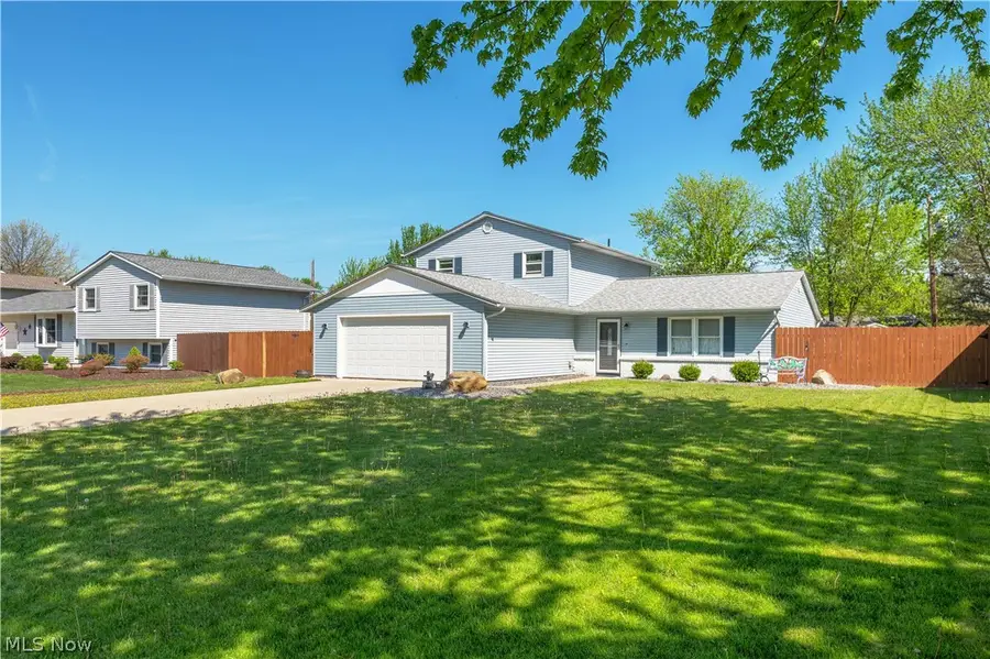 404 Oaknoll Drive, Amherst, OH 44001 - #2