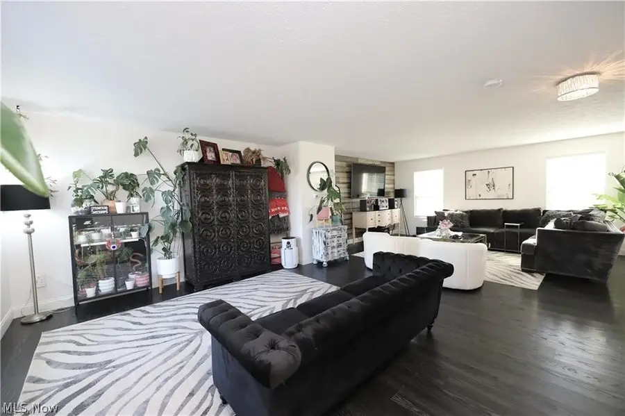 7786 Chesterfield Drive, Chippewa Lake, OH 44215 - #2