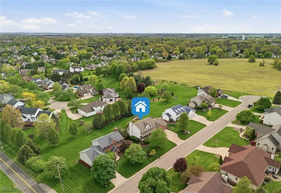 2536 Chadwell Nw Circle, North Canton, OH 44720 - #2