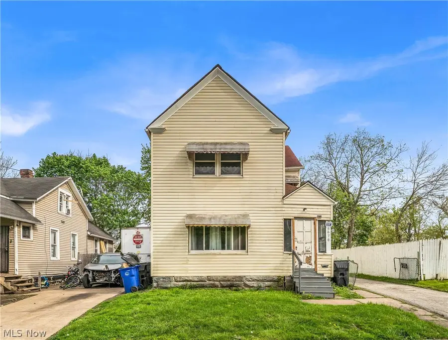 5678 Hamlet Avenue, Cleveland, OH 44127 - #3