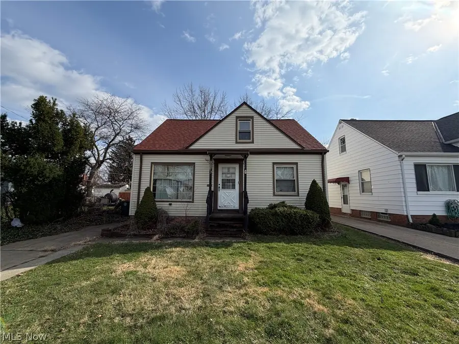 7313 Traymore Avenue, Brooklyn, OH 44144 - #2