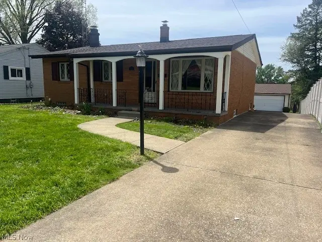 1124 Valley Nw Drive, North Canton, OH 44720 - #1