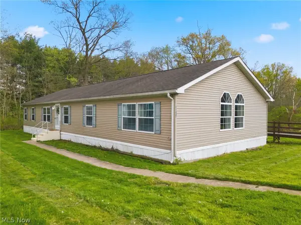 11327 4th Ne Street, Magnolia, OH 44643