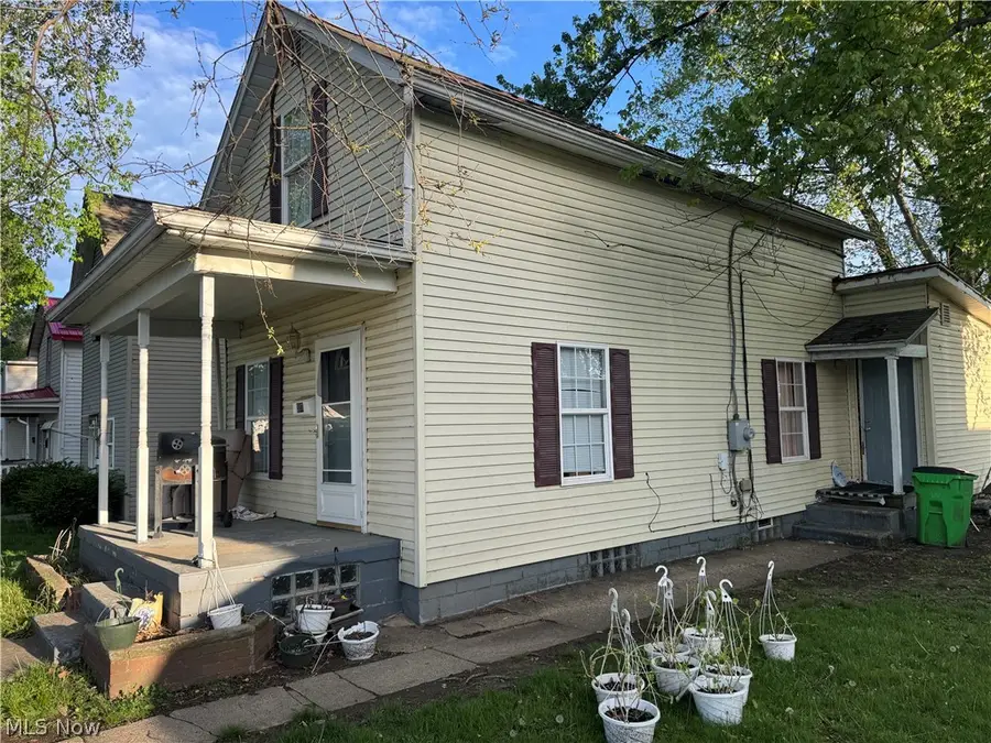 507 Washington Street, Dover, OH 44622 - #2