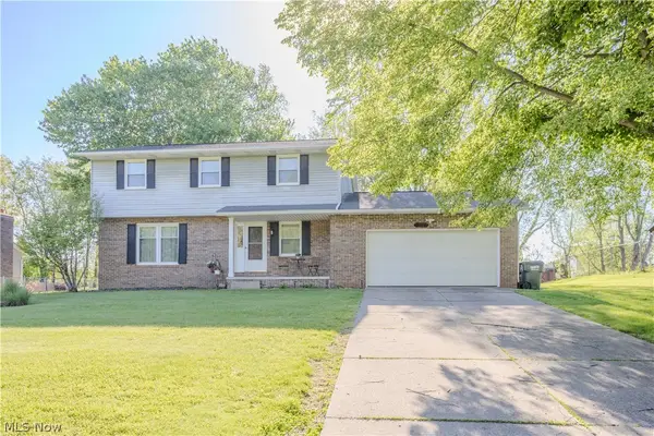 11805 Meadowlane Nw Avenue, Uniontown, OH 44685