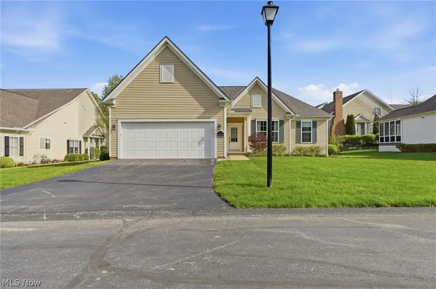 8155 Knolls Way, Chagrin Falls, OH 44023 - #3