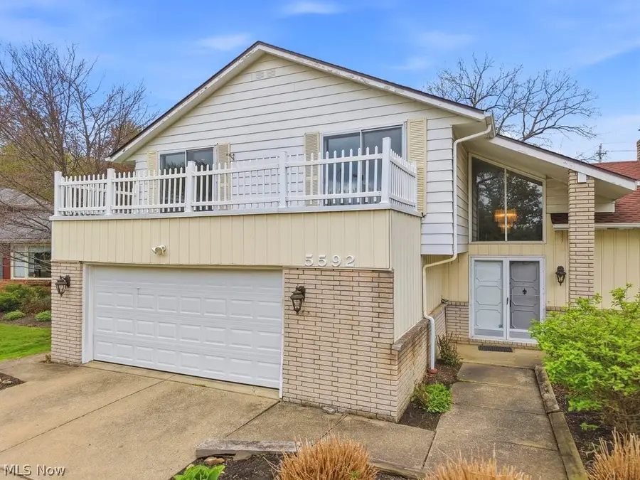 5592 Kilbourne Drive, Lyndhurst, OH 44124 - #2