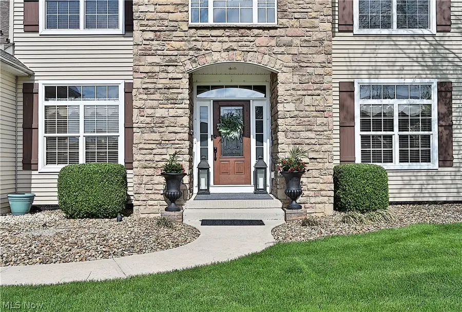 457 Cedarwood Road, Avon Lake, OH 44012 - #2