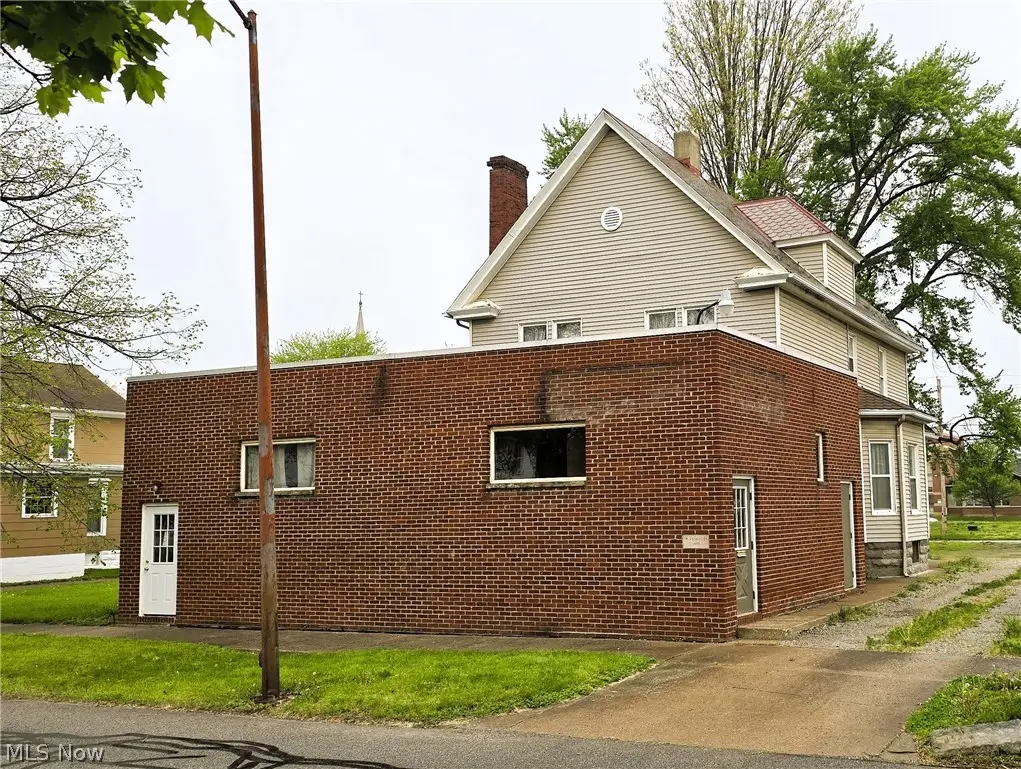 229 5th Street, Elyria, OH 44035 - #1