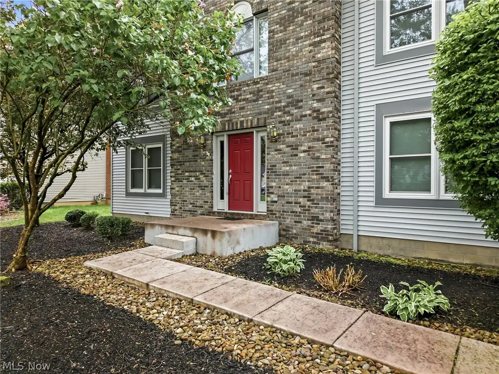 1178 Logan Woods Drive, Hubbard, OH 44425 - #1