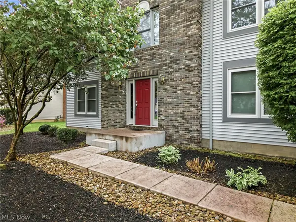 1178 Logan Woods Drive, Hubbard, OH 44425