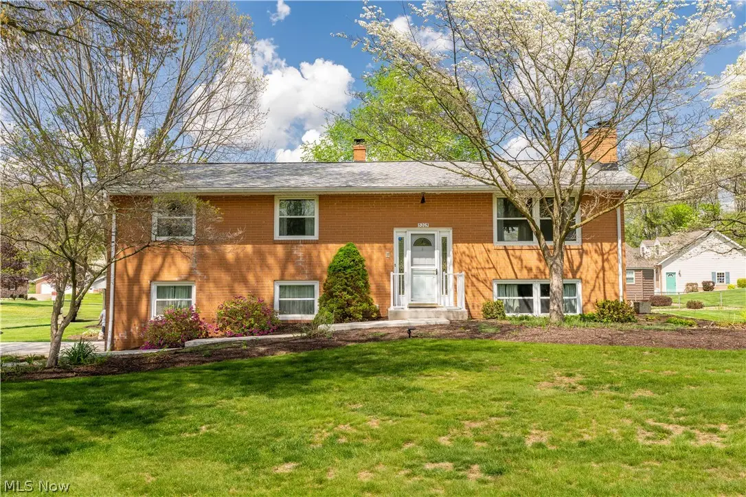 5205 Huckleberry Nw Street, North Canton, OH 44720 - #1