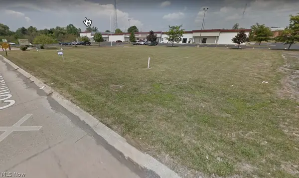 Main, Hubbard, OH 44425