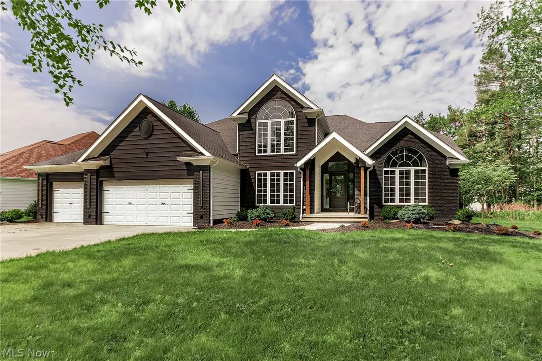 5690 Hartshire Drive, Willoughby, OH 44094 - #1