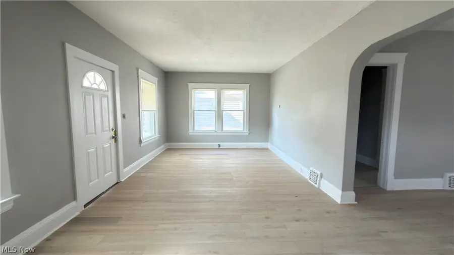 3581 E 149th Street, Cleveland, OH 44120 - #3