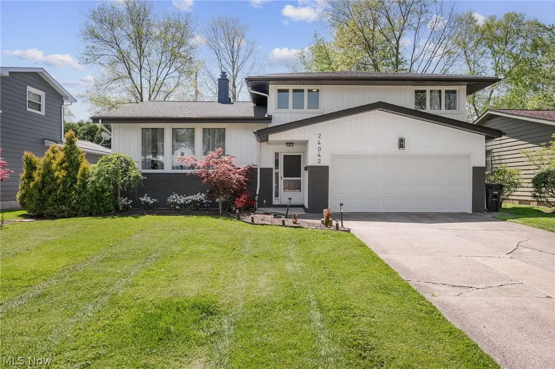 24042 Greenlawn Avenue, Beachwood, OH 44122 - #1