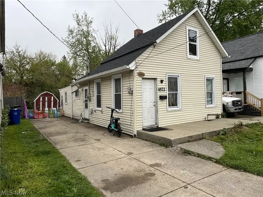 4572 Niessen Court, Cleveland, OH 44109 - #3