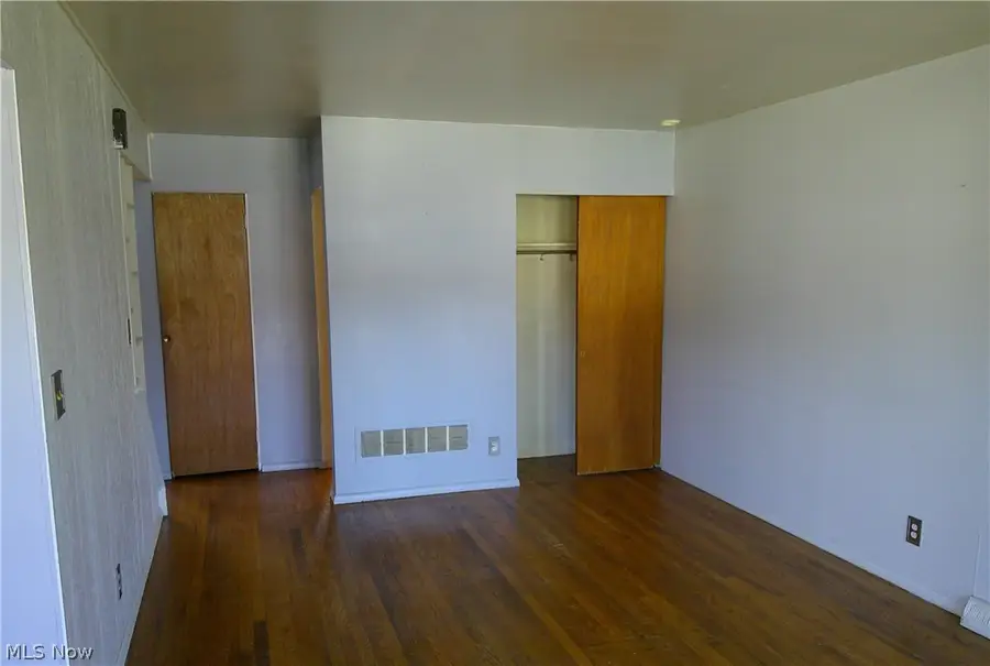 1168 Jeanie J Avenue, Akron, OH 44310 - #3