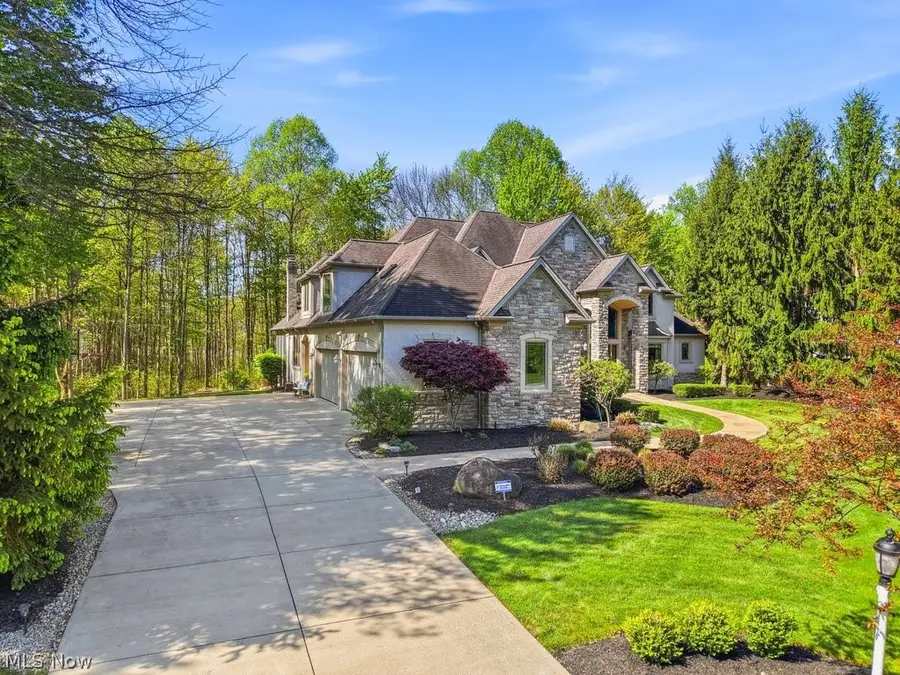 7312 Stockwood Drive, Solon, OH 44139 - #3