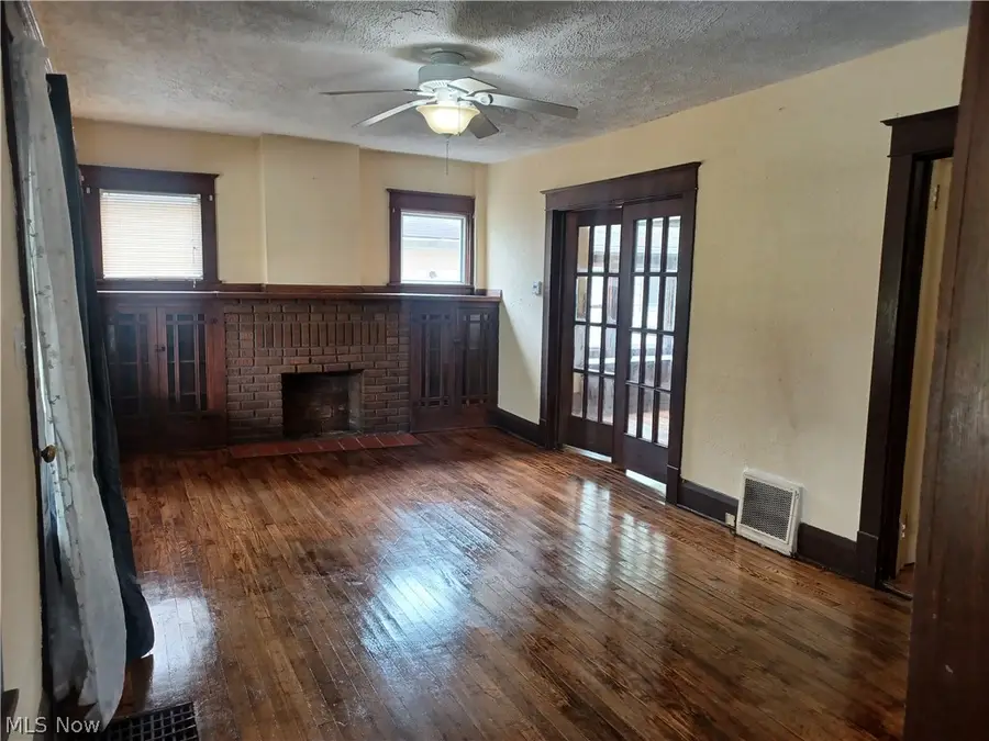 50 N Hazelwood Avenue, Youngstown, OH 44509 - #2