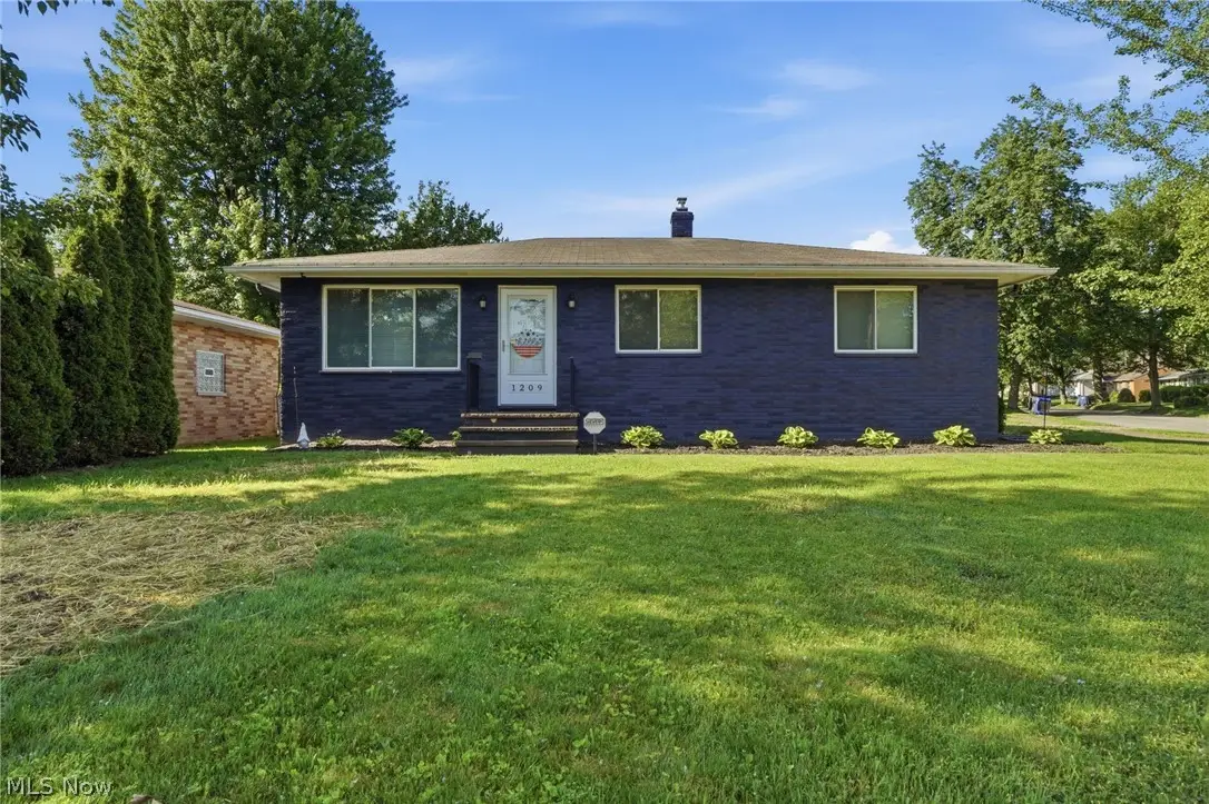 1209 Galaxy Drive, Cleveland, OH 44109 - #1