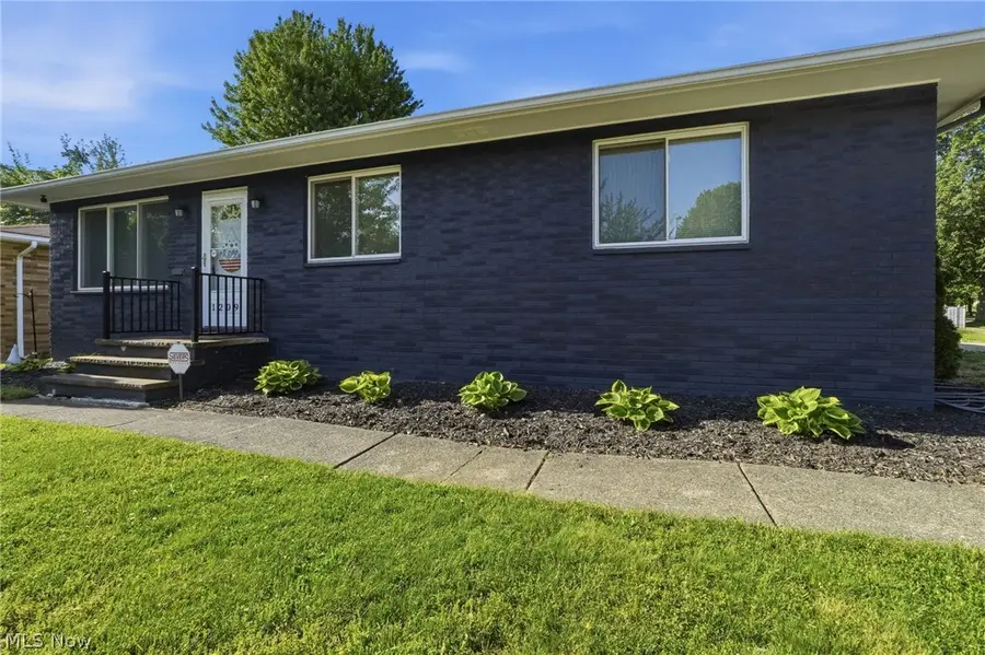 1209 Galaxy Drive, Cleveland, OH 44109 - #2