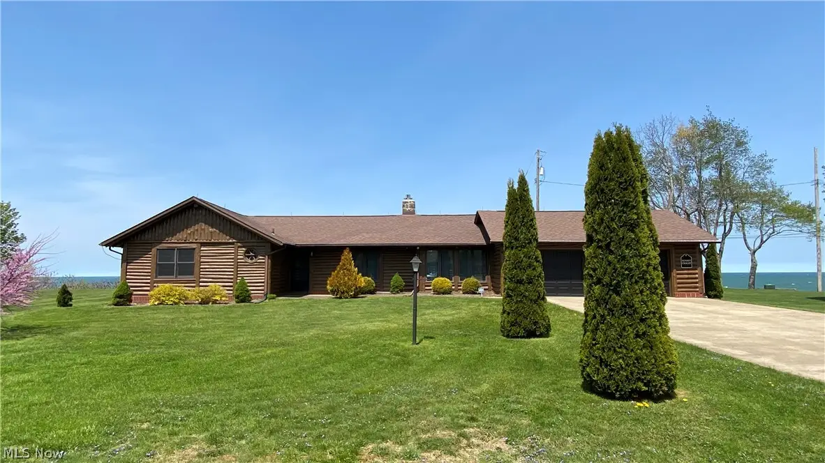 1104 Lake Road, Conneaut, OH 44030 - #1