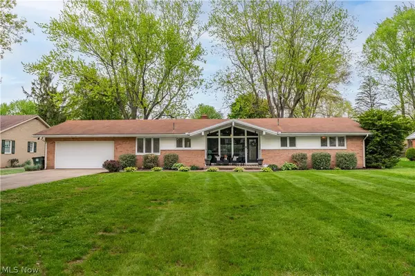 1331 Buena Vista Ne Street, Canton, OH 44714