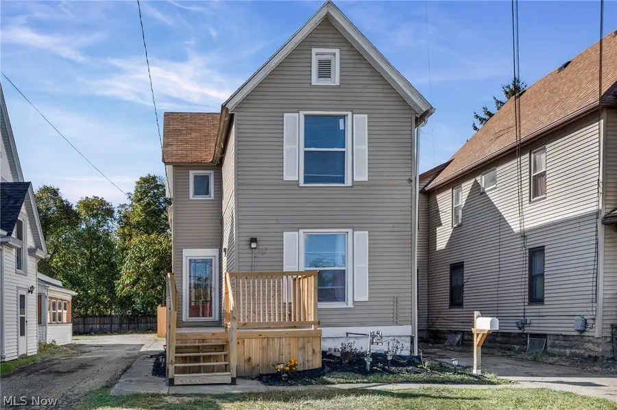 366 Oberlin Avenue, Lorain, OH 44052 - #2