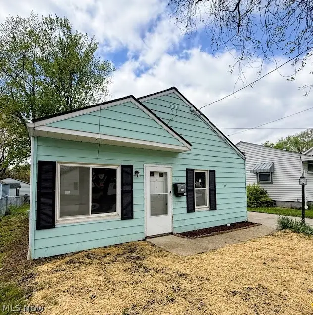 1054 Merton Avenue, Akron, OH 44306 - #3