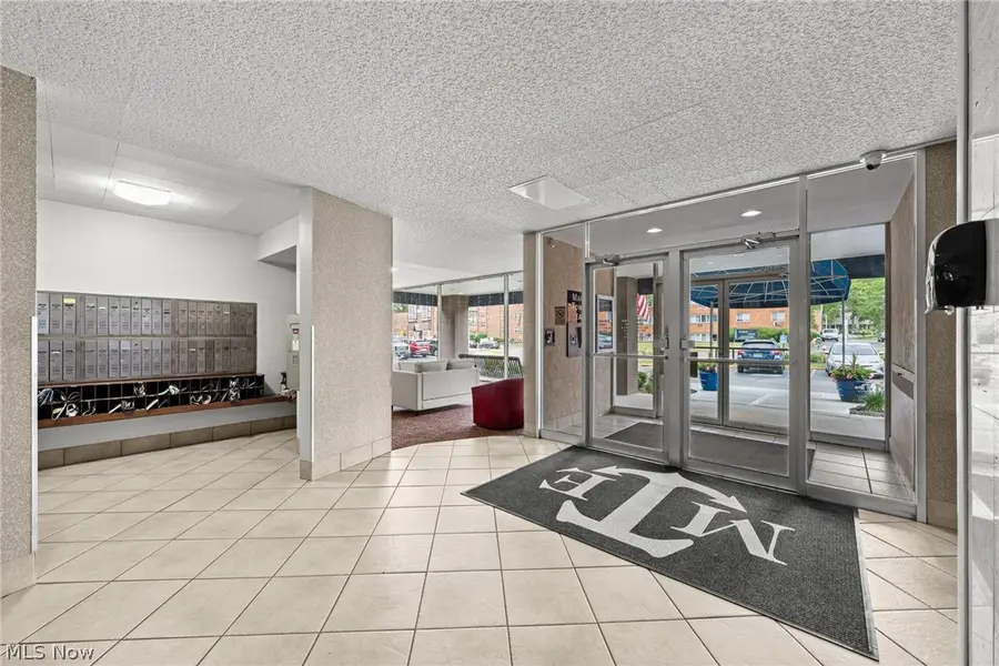 12520 Edgewater Drive #1009, Lakewood, OH 44107 - #2