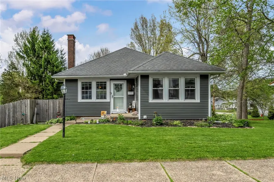 275 4th Sw Street, Brewster, OH 44613 - #2