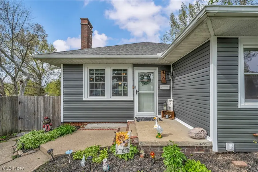 275 4th Sw Street, Brewster, OH 44613 - #3