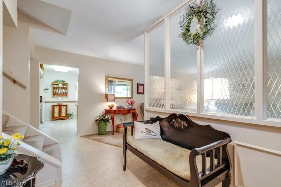6100 Paisley Drive, North Olmsted, OH 44070 - #3