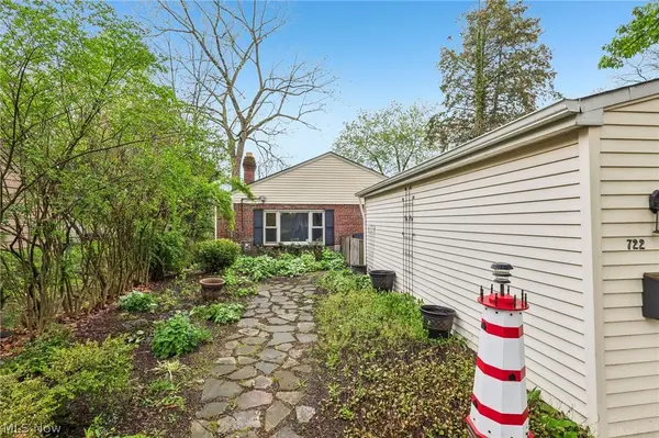 722 Chestnut Boulevard, Willoughby, OH 44094