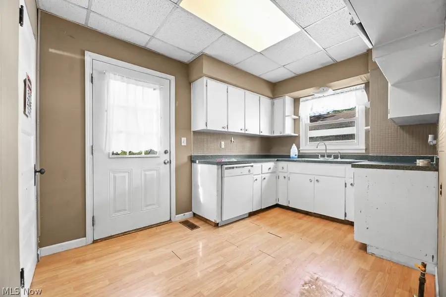 134 W Cambridge Street, Alliance, OH 44601 - #3